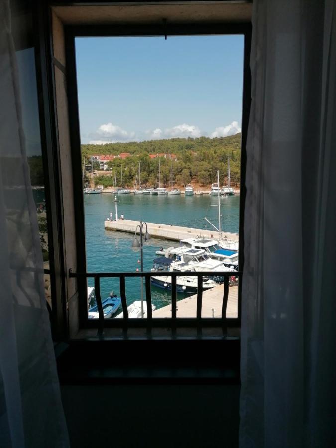 Two-Bedroom Apartment With Sea View,Big Terrase And Garden Stari Grad  Bagian luar foto