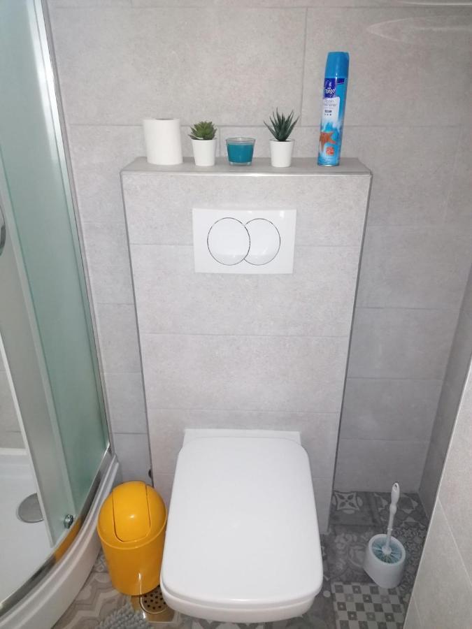 Two-Bedroom Apartment With Sea View,Big Terrase And Garden Stari Grad  Bagian luar foto