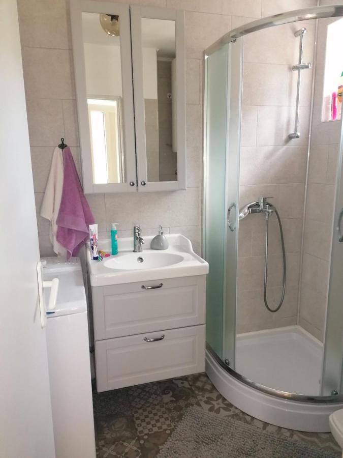 Two-Bedroom Apartment With Sea View,Big Terrase And Garden Stari Grad  Bagian luar foto