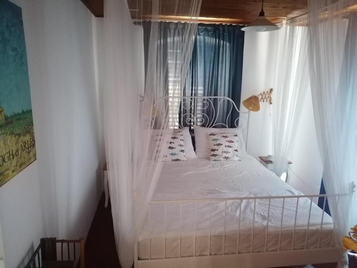 Two-Bedroom Apartment With Sea View,Big Terrase And Garden Stari Grad  Bagian luar foto