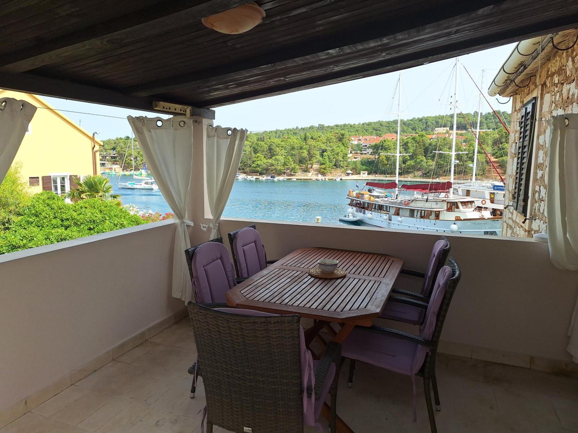 Two-Bedroom Apartment With Sea View,Big Terrase And Garden Stari Grad  Bagian luar foto