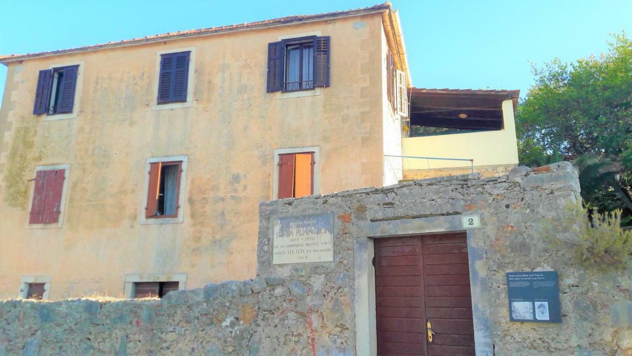 Two-Bedroom Apartment With Sea View,Big Terrase And Garden Stari Grad  Bagian luar foto